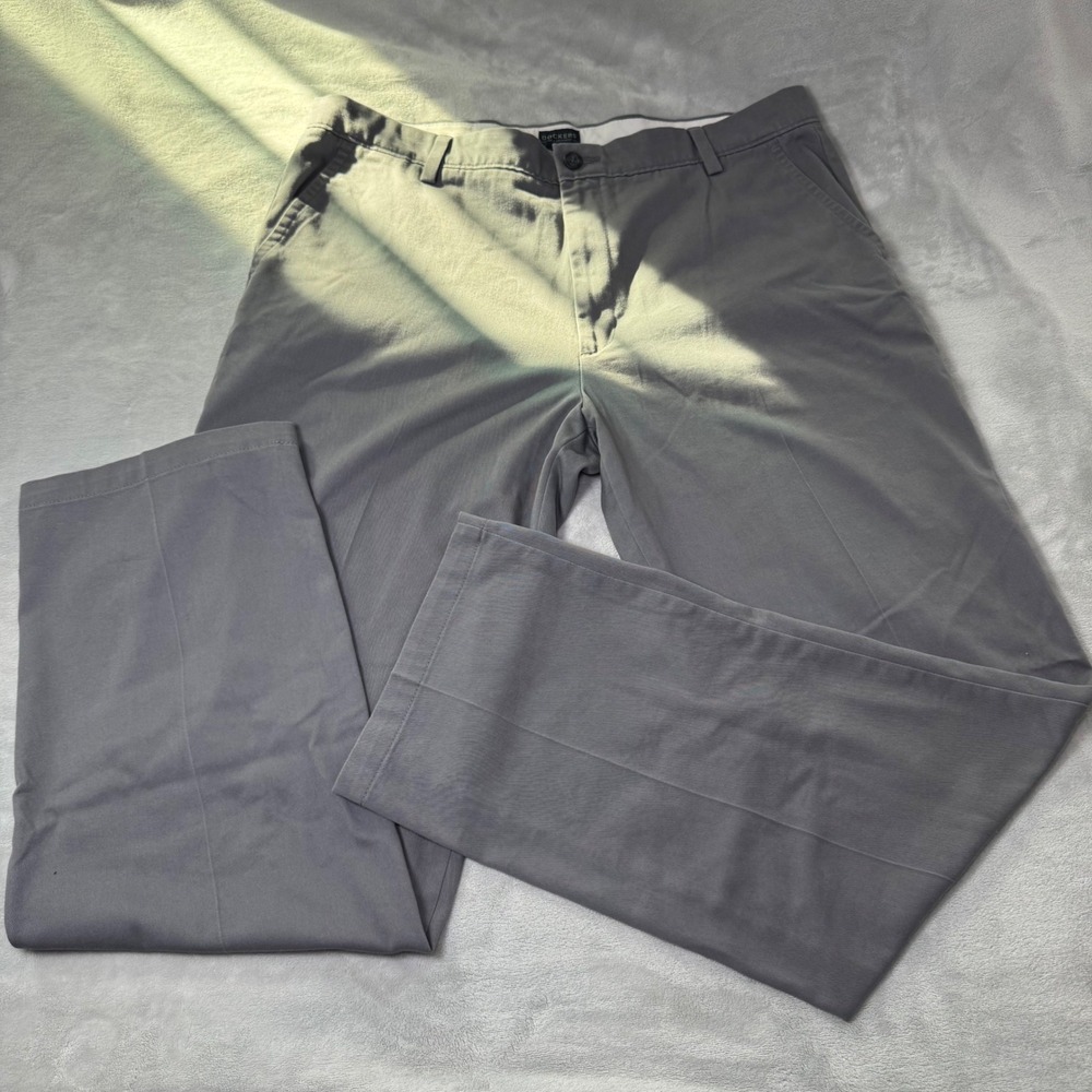 Dockers Classic Fit Men's Gray Flat Front Chino Pants Size W38xL34 Slacks Casual